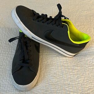 Men’s Nike 11.5 shoes, like new!